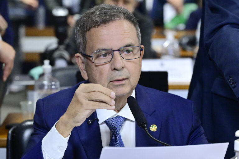 Oposição apresenta no Senado PEC da ‘jornada flexível’