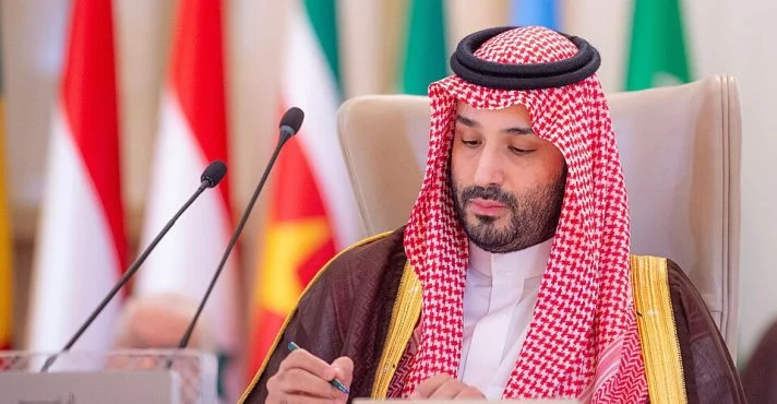 Arábia Saudita confirma ataques a oleoduto perto do Estreito de Ormuz