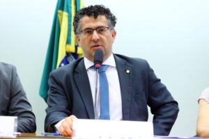Petista é escolhido para presidir comissão sobre proibição da escala 6×1