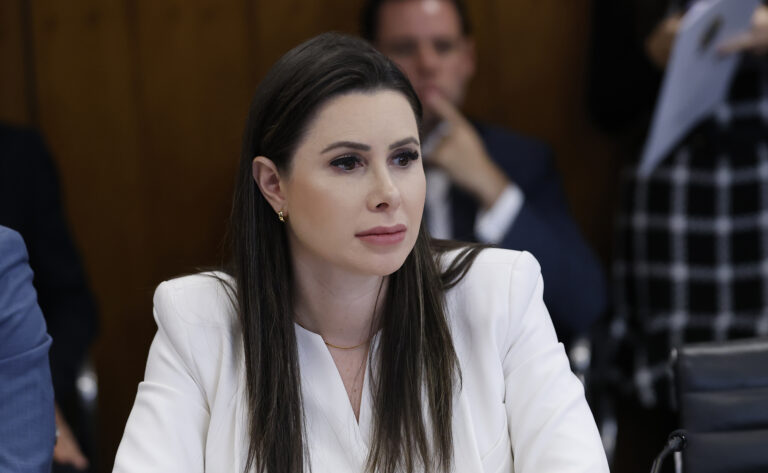 Caroline de Toni cobra governo sobre custos de navios na COP30