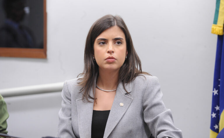 Tabata é criticada pela esquerda após propor lei sobre antissemitismo