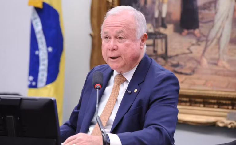 CCJ da Câmara vota hoje PEC que proíbe escala 6×1