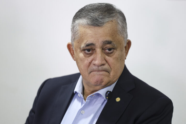 Guimarães: Governo vai retirar urgência do PL da 6×1
