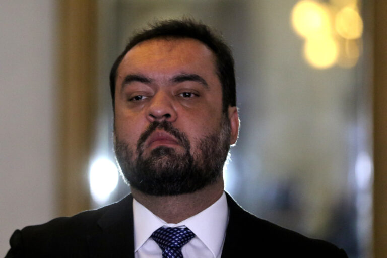 TSE mantém inelegibilidade de Cláudio Castro e abre caminho para STF decidir sucessão no RJ
