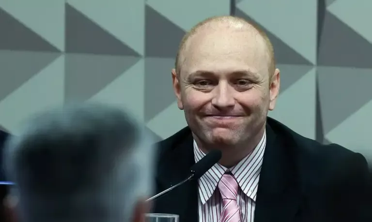 Moraes dá cinco dias para PGR opinar sobre trabalho de Delgatti em empresa de marketing