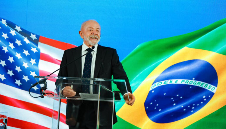 Lula diz estar “esperando um telefonema” de Trump