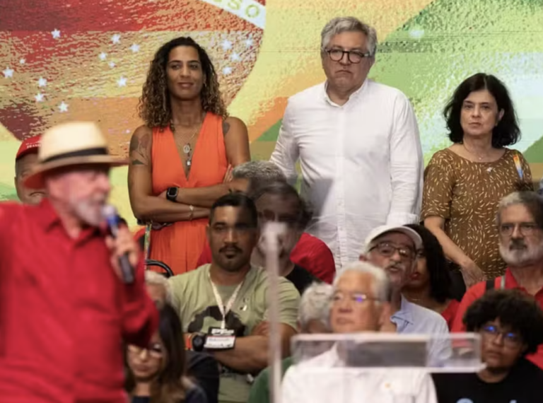 TCU aponta perda de 260 milhões com demora de Lula para comprar CoronaVac