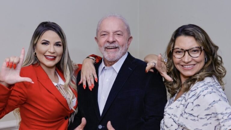 Polícia do Senado apura suposto plano de atentado de Deolane contra Flávio Bolsonaro