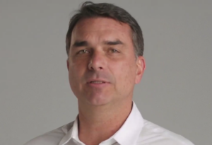 PF deve abrir investigação sobre repasses de Daniel Vorcaro a Flávio Bolsonaro e possível envio de recursos para Eduardo Bolsonaro nos EUA