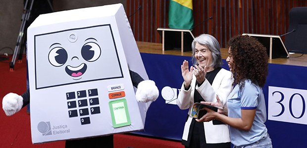 Agência que criou “Pilili” tem contrato milionário com o TSE