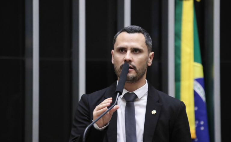 PL e Republicanos acertam união em MG e deixam cabeça de chapa em aberto