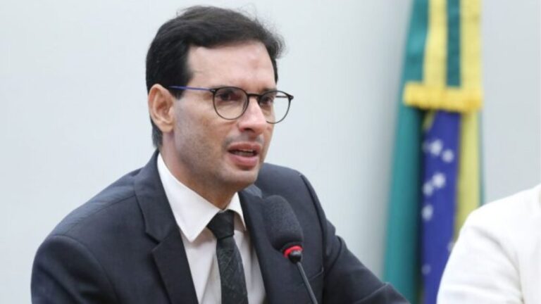 Relator prevê votação da 6×1 até final de maio
