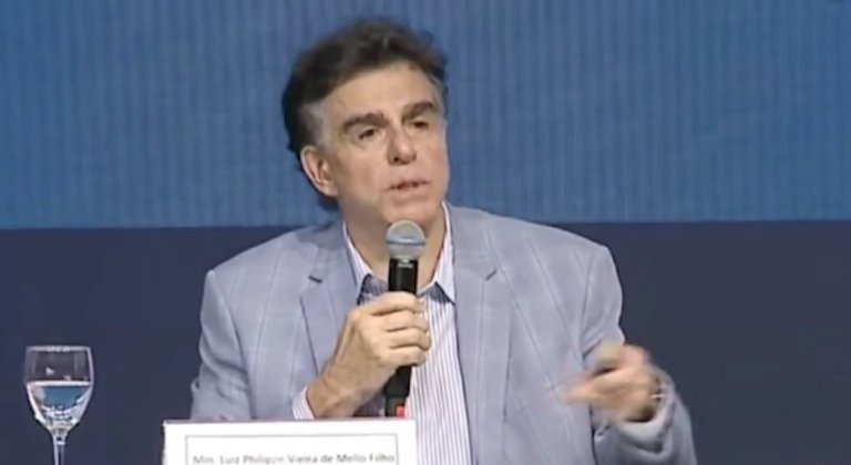 VÍDEO: Presidente do TST se declara “vermelho” que atua por uma “causa”