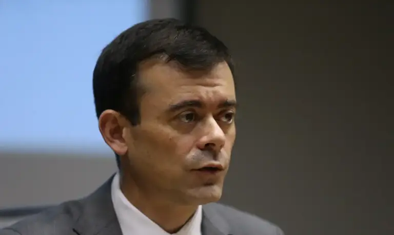 Fazenda confirma novo bloqueio no orçamento para cumprir meta fiscal