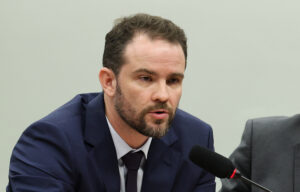 Governo Lula vê risco de impacto de R$ 111 bi por ano com projetos em tramitação
