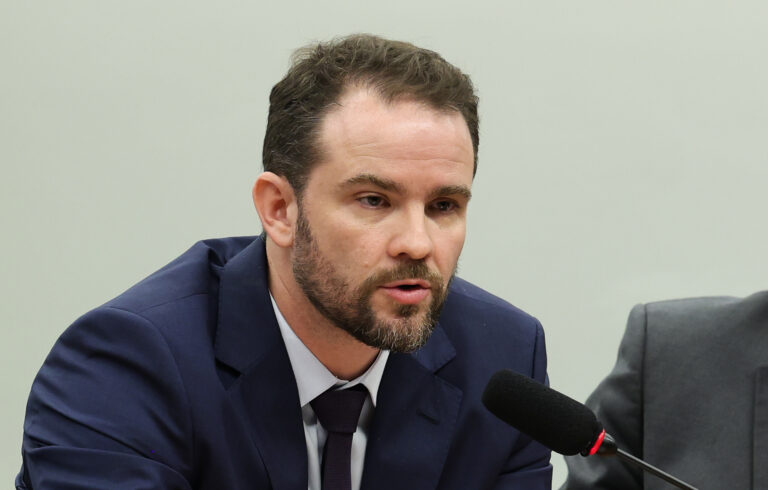 Após derrota no Senado, governo ameaça vetar renegociação de dívidas rurais