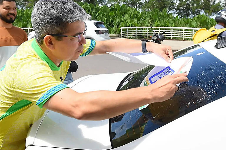 MP Eleitoral pede multa de R$ 25 mil a Randolfe por propaganda antecipada