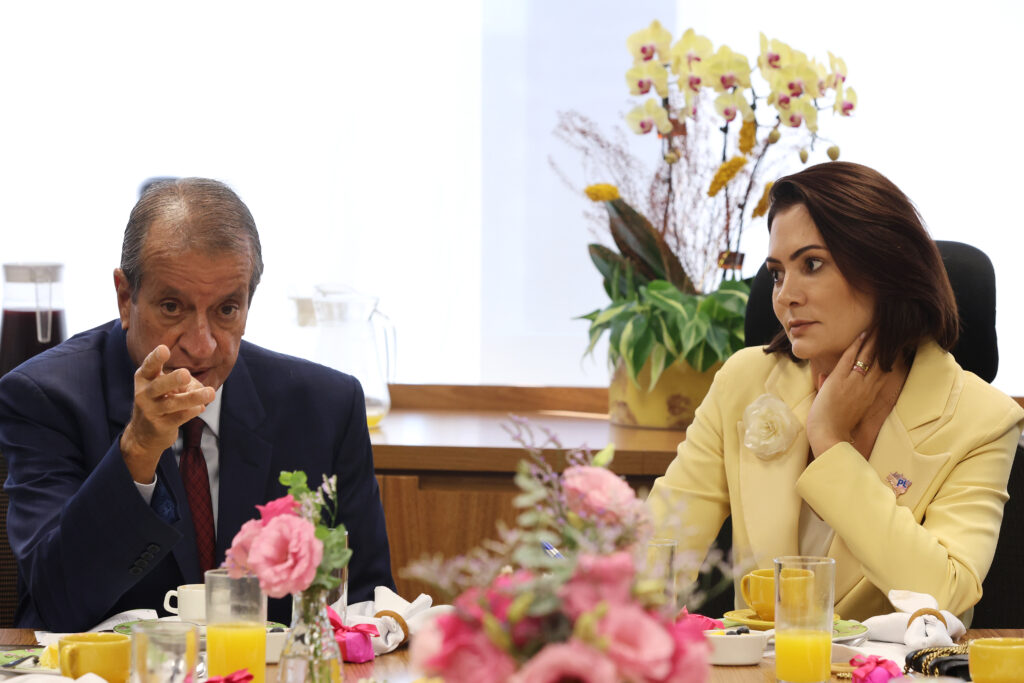 Urgente: Em nota, Michelle Bolsonaro confirma afastamento do PL Mulher
