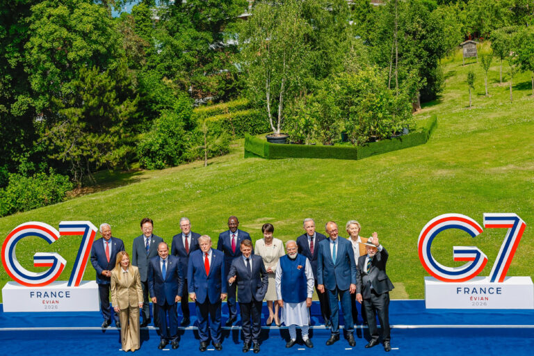 Em meio a impasse comercial, Lula e Trump não se cumprimentam no G7