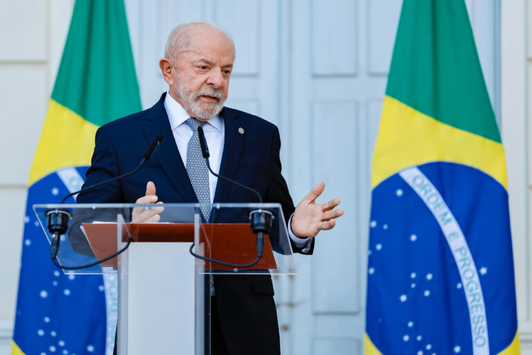 Lula rebate Trump e diz: “Não se meta nas eleições do Brasil”