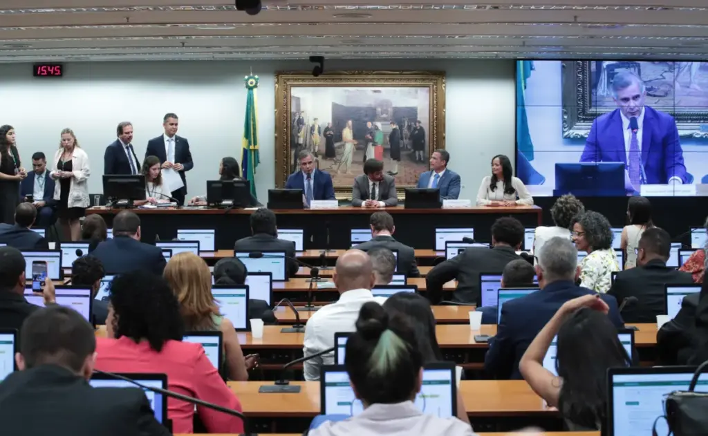 Deputados durante reunião da Comissão de Constituição e Justiça • Bruno Spada/Câmara dos Deputados