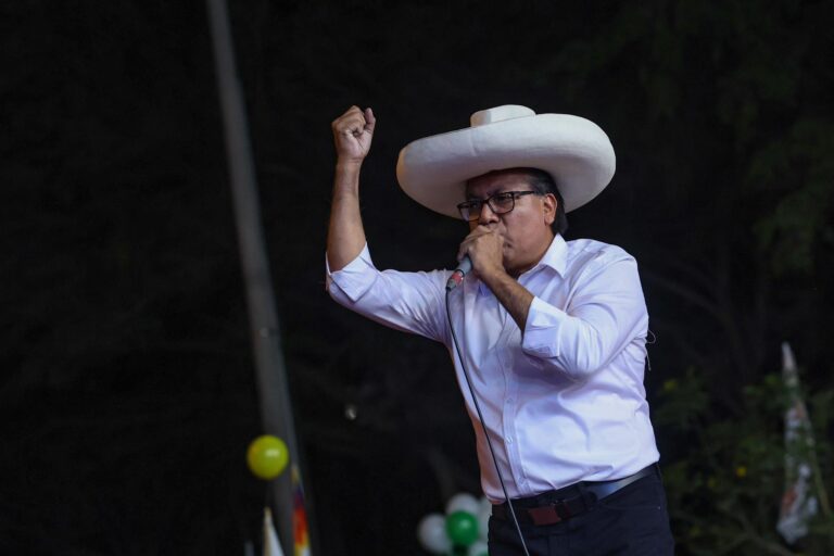 Esquerda diz que não respeitará resultado da eleição no Peru