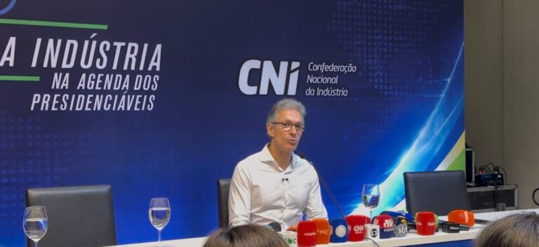Zema diz que tem “currículo” e não sobrenome