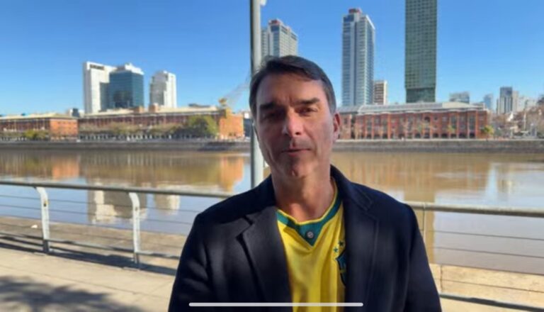 Flávio promete “tesouraço” no Brasil