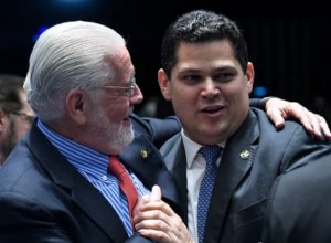 Alcolumbre sai em defesa de Jaques Wagner: ‘Verdades virão à tona’