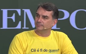 Flávio aciona STF para afastar Moraes de caso Master