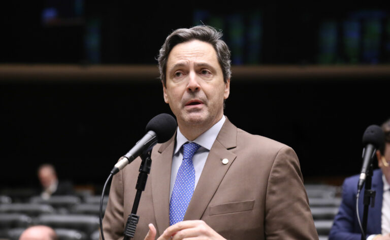 Deputado Luiz Philippe é alvo de denúncia na PGR por suposta intolerância religiosa