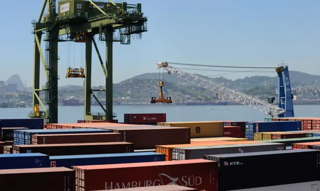 Porto- Governo reúne setor produtivo após não negociar com Trump contra tarifaço