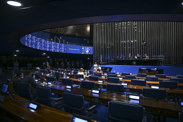 Senado aprova “Pix Pensão” para automatizar pagamento de pensão alimentícia