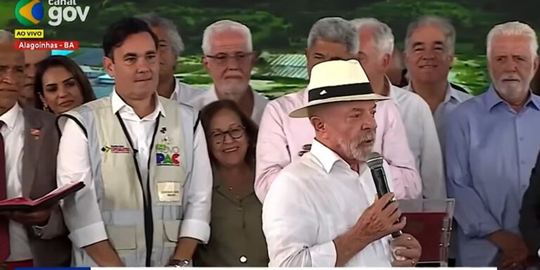 Lula exalta Jaques Wagner: “A gente escolhe companheiros”