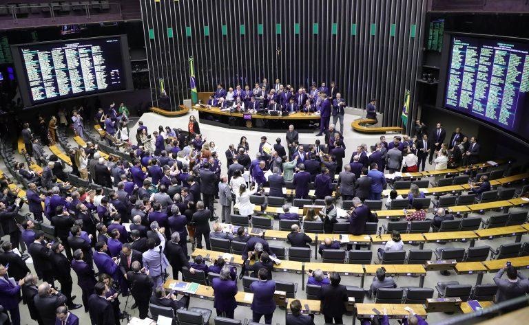 Reforma tributária amplia participação dos municípios na divisão do IBS, aponta estudo