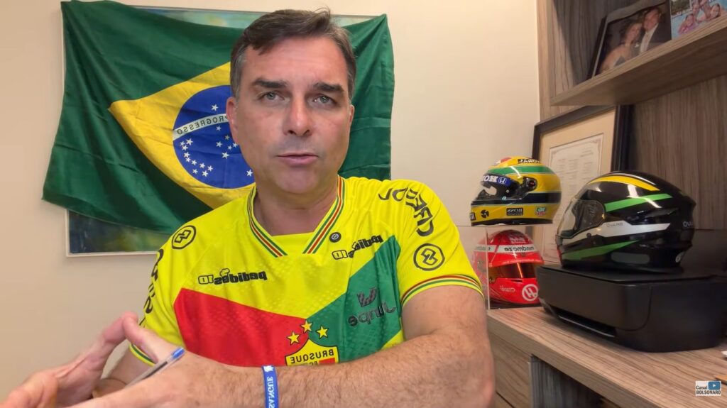 “Estão jogando sujo”, diz Flávio Bolsonaro ao citar ação no TSE contra quadrilha digital