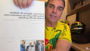 Flávio cita reportagem sobre Sidônio durante live