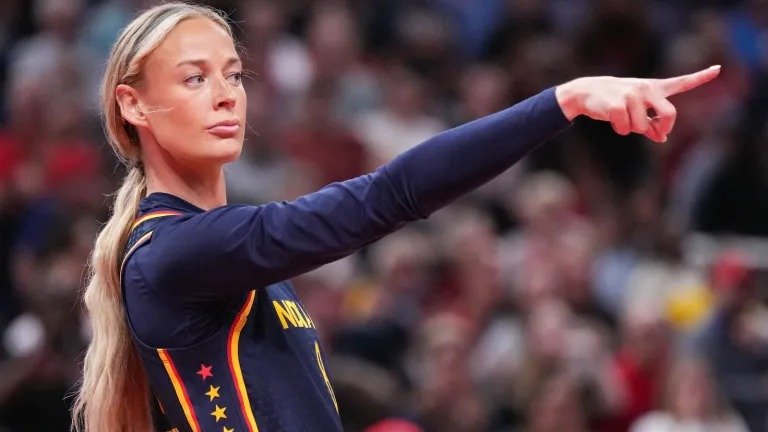Tênis de Sophie Cunningham esgota após fala contra atletas trans no esporte feminino