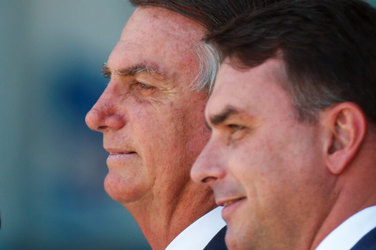 Alerta: Bolsonaro diz que Flávio é seu “porta-voz e melhor opção” de candidato