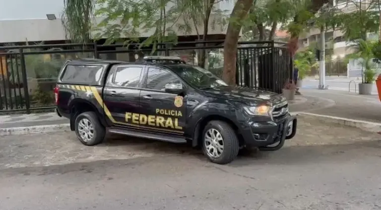 PF mira rede de postos de combustíveis que lavou R$ 7,6 bilhões no RJ