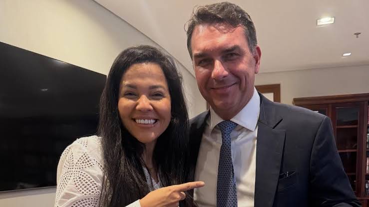 Priscila Costa falta a evento de Flávio e cumpre missão em Portugal
