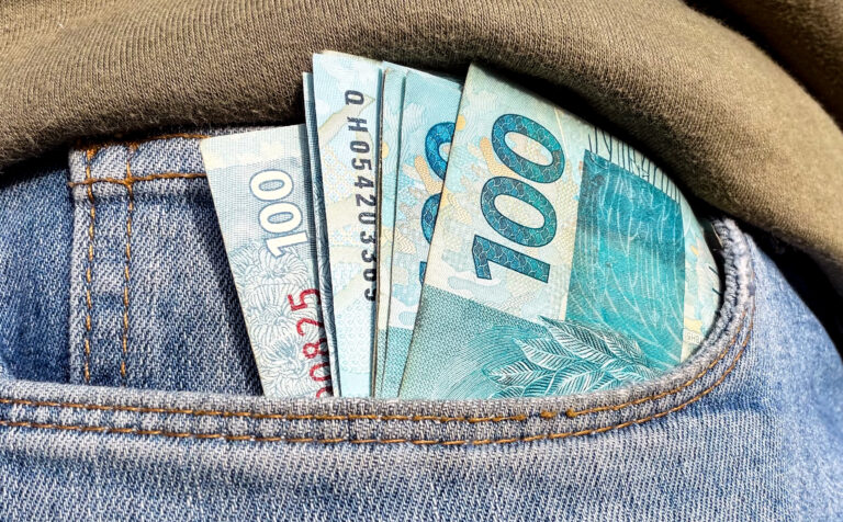Endividamento atinge 81,6% das famílias brasileiras