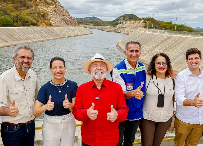 Lula engana o Nordeste com gambiarra de lata velha